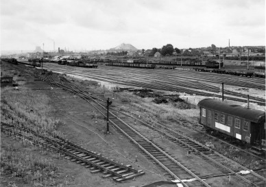 Monceau - 101096 - SNCB - Triage de Monceau - 1960.08.26 - Fond ACEC, collection Bois-du-Cazier, Marcinelle.jpg